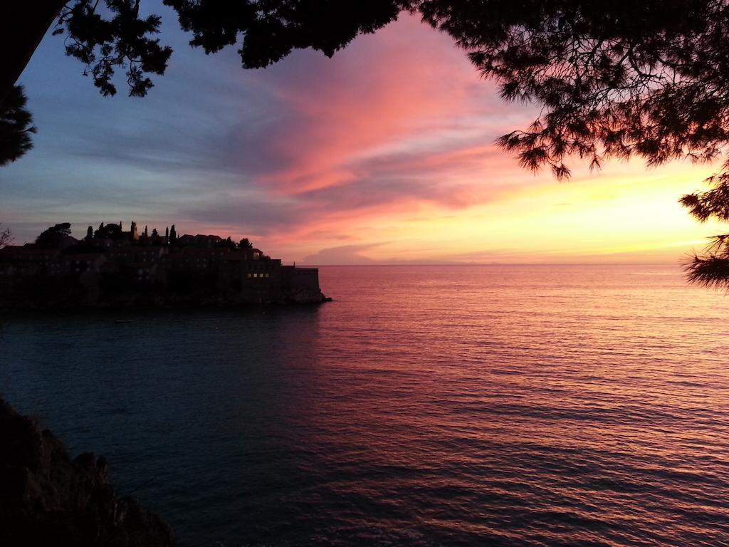 Villa Sara Guesthouse Sveti Stefan Exterior foto