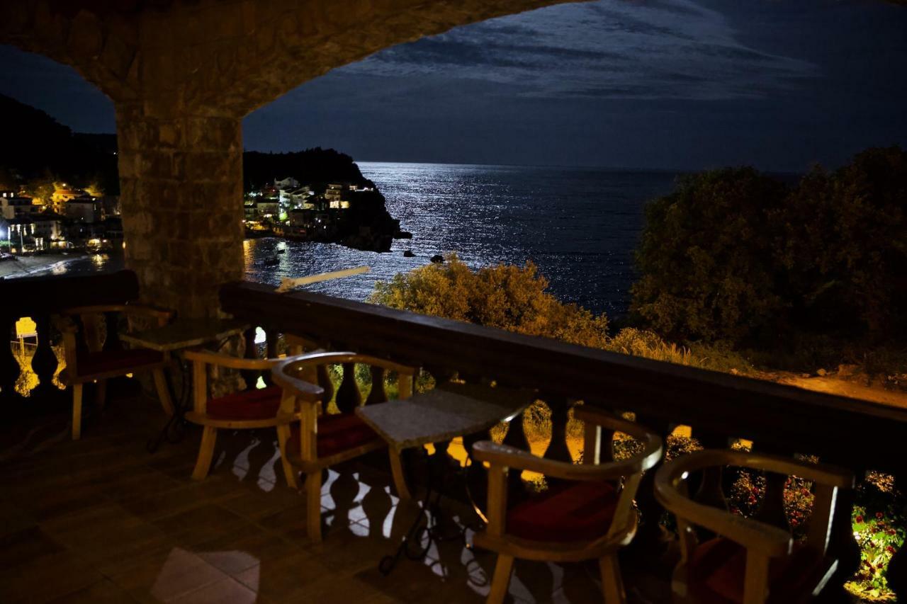Villa Sara Guesthouse Sveti Stefan Exterior foto